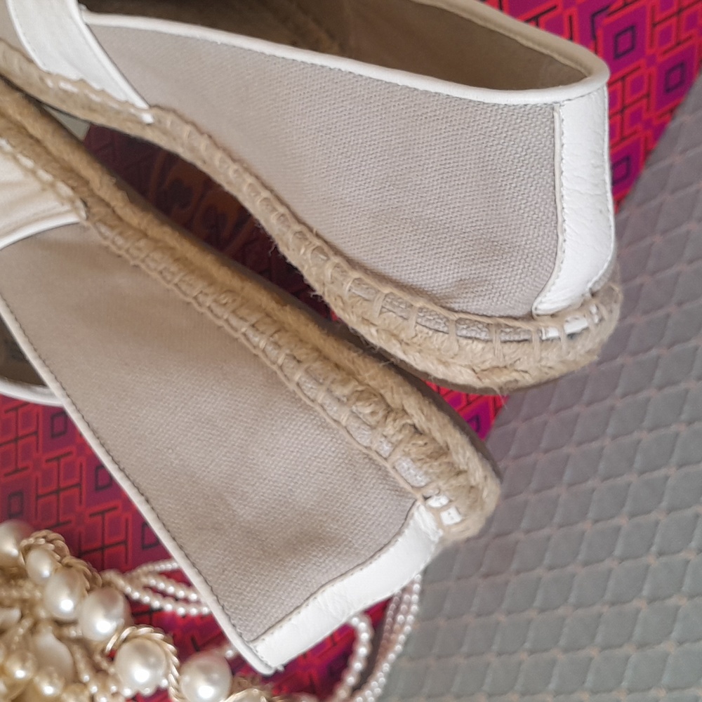 Tory Burch Gorgeous Denim Loafers! - Picture 9 of 14